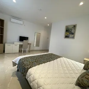 Couette-café La Reggia Seaview ***